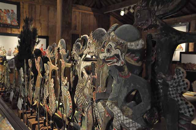 Klitik Puppets